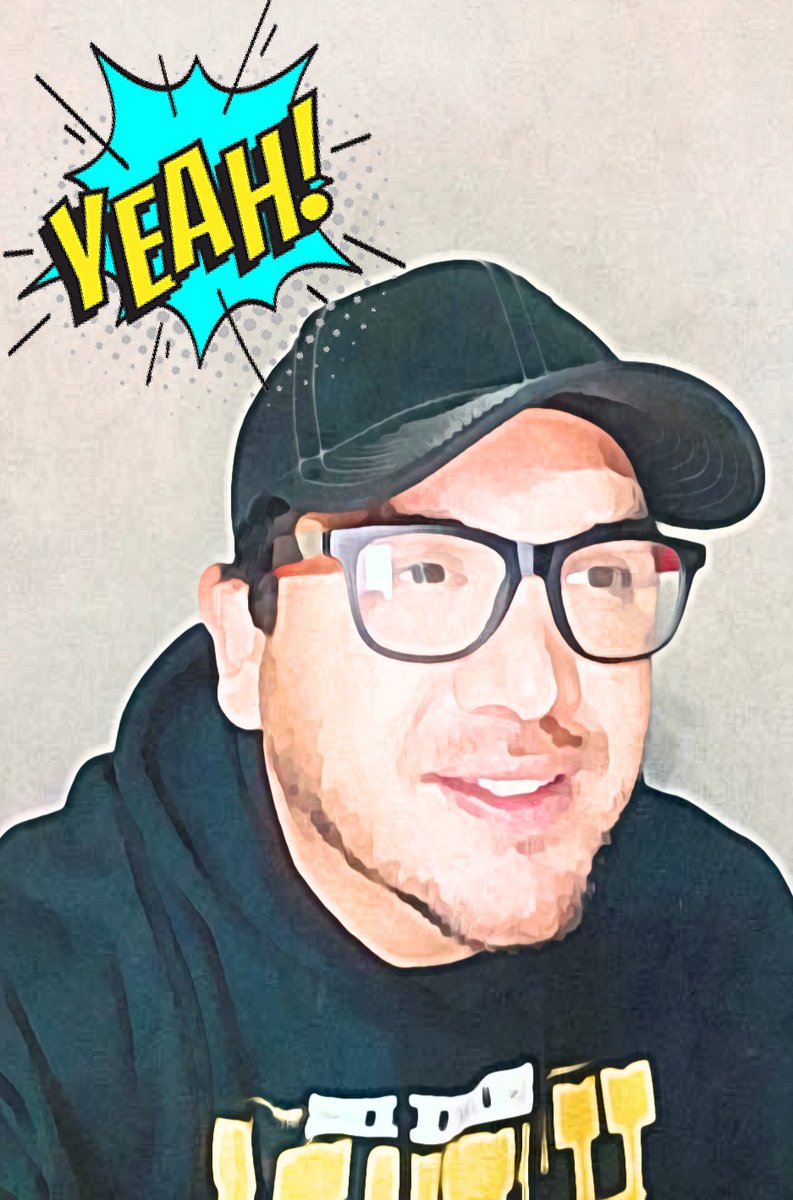 CesarGa44718812's tweet photo. Hay un beso que muy pocos pueden dar;
el de los ojos llenos de insomnio, y el de unas manos temblando. El de un corazón que se acelera, el de una piel que se confunde con las dunas. Y el de unos labios, secos, que han atravesado tu desierto azul y tienen a centímetros tu oasis... https://t.co/Ynb7YXOQFx
