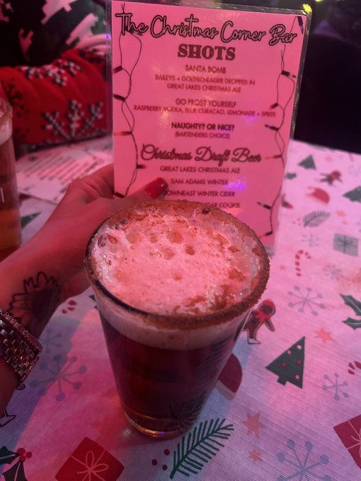 Cleveland is off to a fantastic start! I love having yearly traditions with special friends❣️🎄 https://t<a href="/tag/bikinicompetitor"class="tags"><span>#bikinicompetitor</span></a><a href="/tag/10weeksout"class="tags"><span>#10weeksout</span></a><a href="/tag/truenovice"class="tags"><span>#truenovice</span></a>