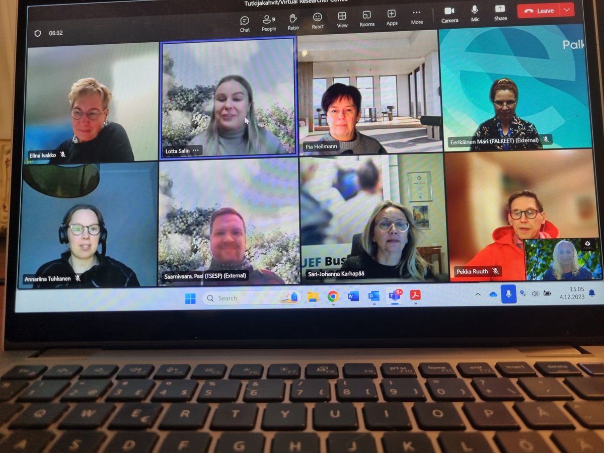 Tutkimusryhmämme <a href="/UEF_Business/">UEF Business School</a> kokoontui vaihtamaan kuulumisia. Paljon positiivista on tapahtunut syksyn aikana,saatu myönteisiä apurahapäätöksiä,tullut julkaisuja ja tutkimus edennyt 👏👏👏 @PiaHeilmann2 @MariJohannaEe <a href="/PSaarnivaara/">Pasi Saarnivaara</a> <a href="/Karhapaasj/">Sari-Johanna Karhapää</a> <a href="/PaiviUef/">Päivi_Kosonen_uef</a>