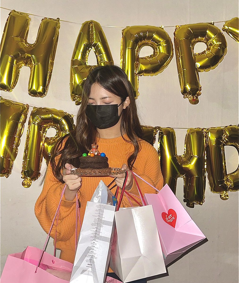 seowonfeed's tweet photo. HAPPY BIRTHDAY SEOWON 🎈

#Lapillus #라필러스 #서원 #Seowon https://t.co/f1WdxahCbm