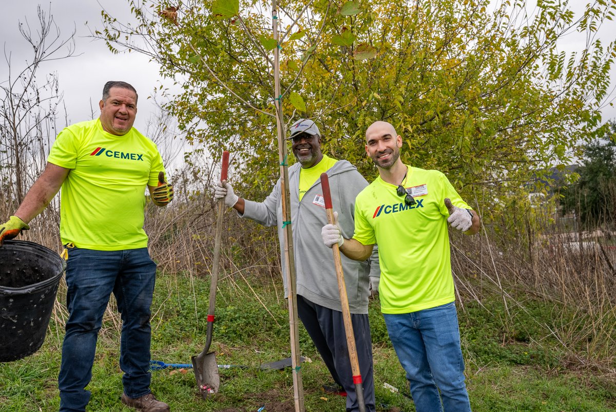 Cemex_USA's tweet photo. Collaborating and volunteering with local organizations to improve the community is important to us here at #Cemex. Employees in the #Houston area recently spent time with Trees for Houston at The Monarch School and Institute learning about and planting dozens of native #trees. https://t.co/zHUzEX8LIU