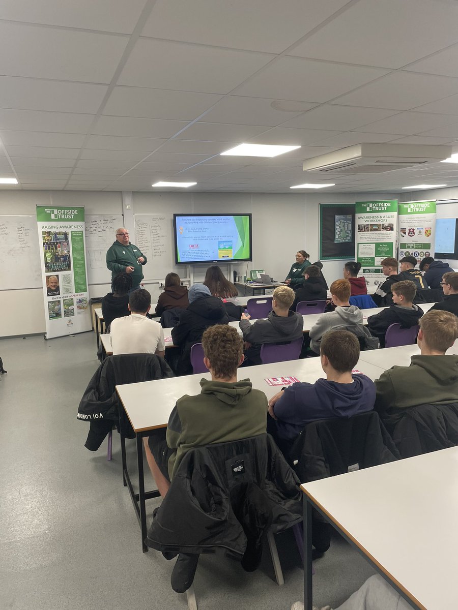 Thank you to @arber_boy from the @OffsideTrust for a really powerful Awareness and Abuse workshop around safeguarding young people in sport for our players!