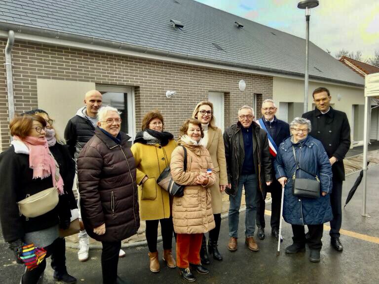 Prefet27's tweet photo. 9 logements sociaux, permettant le maintien à domicile des seniors et des personnes à mobilité réduite, livrés par MonLogement27 à #Charleval dans l’#Eure avec l’aide de l’Etat 🇫🇷
✅ une nouvelle offre dans la #ruralité
✅des #logements labellisés Haute Sécurité #Santé https://t.co/mfzu1vkWlC
