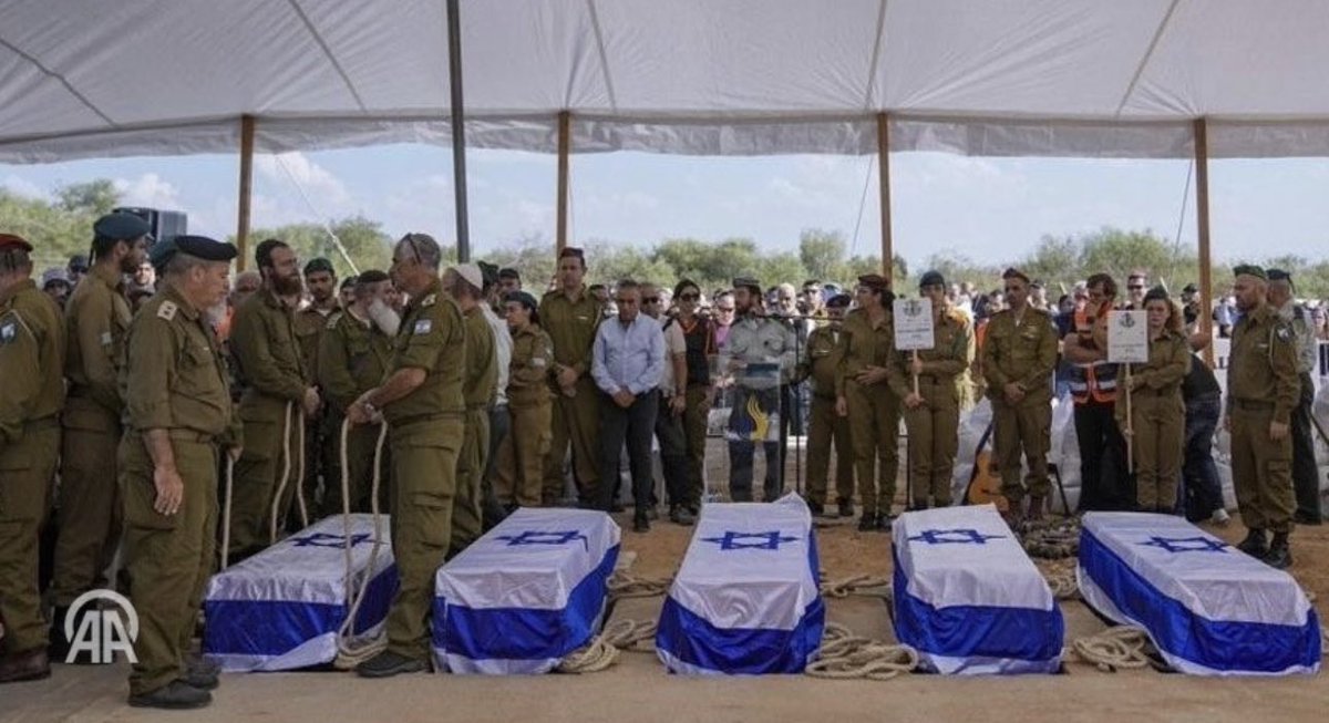 يوم أسود على جيش الاحتلال الاسرائيلي خسائر فادحة في صفوف الاسرائيليين وبطولات خارقة لكتائب القسام والمقاومة 

هذه العمليات نفذتها كتائب القسام خلال 12 ساعة منذ فجر اليوم وحتى السادسة مساء  

*قصف  بئر السبع المحتلة برشقةٍ صاروخية رداً على المجازر بحق المدنيين

🔴استهداف  3 آليات