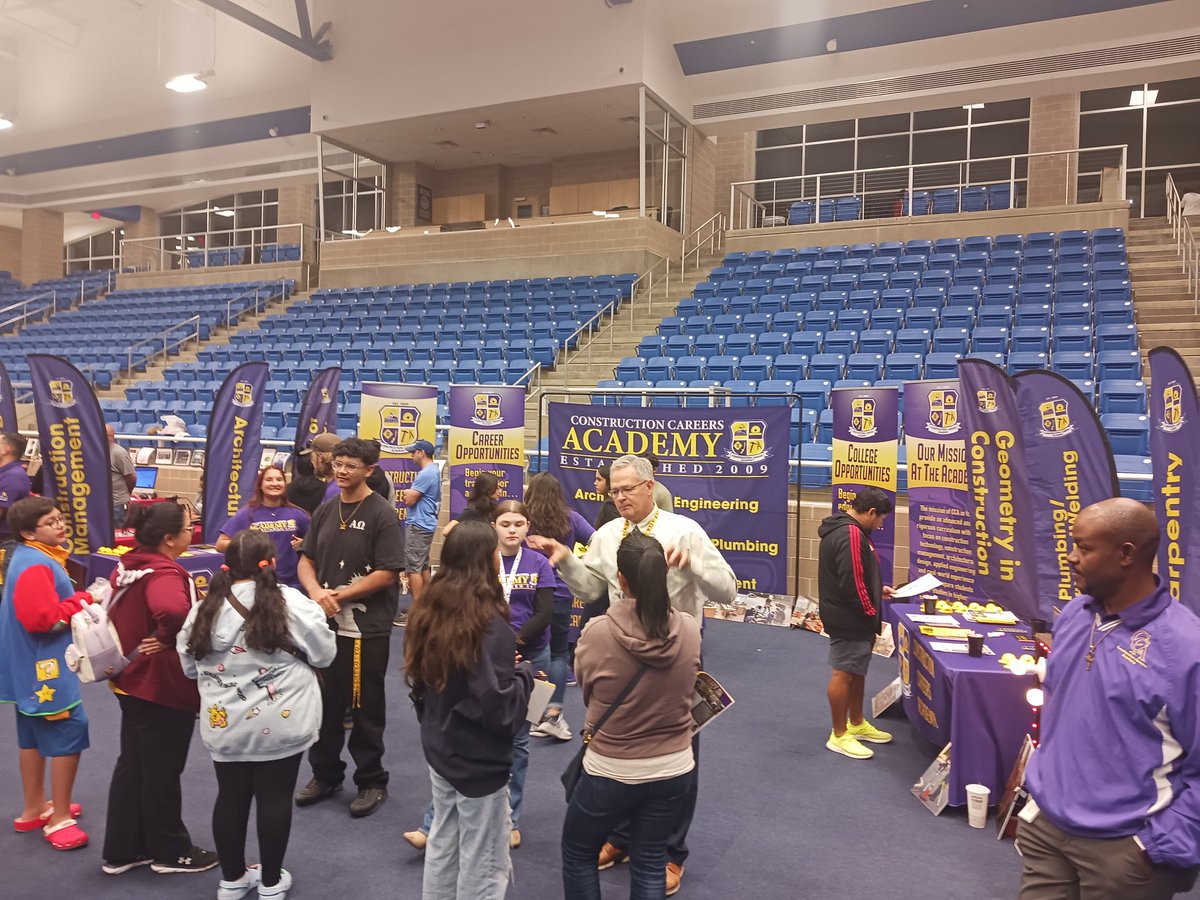 We are looking for our Class of 2028! If you missed us at NISD gym, please join us Monday Dec 11 at Paul Taylor Field House for the second Magnet Fair. CCA Open House is January 9 on our campus!