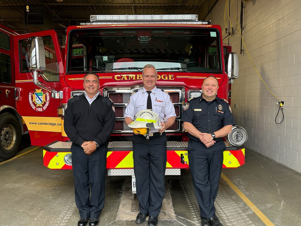 CambridgeFD's tweet photo. Another exciting day for @CambridgeFD, as Deputy Jamieson and Deputy Churchill present @Chief_RMartin with his new helmet. Welcome aboard Chief!
#WelcomeChief #Congratulations
@cityofcambridge @ONFireChiefs @CPFFALocal499 https://t.co/3MYczci9Xq