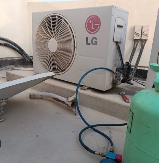 ForgiveEvua01's tweet photo. Actively available for your👇🏼

* Solar/Inverter Installation Services

* AC Installation, Maintenance, and Repair Services

Kindly patronize my craft.

Please retweet; my client may be on your TL.

God bless🙏 https://t.co/GzWoilWM0A