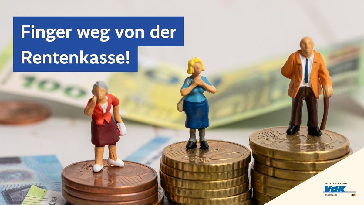 In der aktuellen Debatte um Einsparungen im #Sozialhaushalt wird u.a. gefordert, die Bundeszuschüsse zur #Rentenversicherung zu kürzen. Dem erteilen wir eine klare Absage: Die #Rente darf nicht durch weitere Kürzungen kaputtgespart werden. Also: Finger weg von der #Rentenkasse!