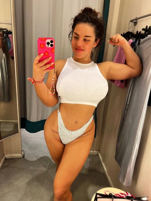 Do you like strong women? Yes or no? https://t.co/57QYoX2gZy