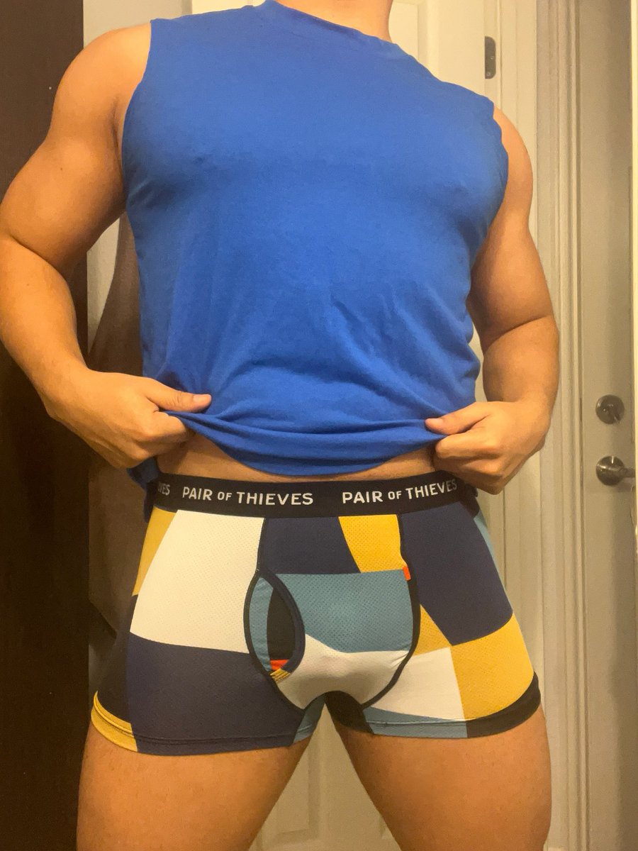 ViscountStolas's tweet photo. #gay #underwear #pairofthieves #navyblack #trunks #gayunderwear #gaytrunks #bulge #booty #ass #pairofthievestrunks #gayundies #gayass #gaybum #meninunderwear #gaymen https://t.co/OoJb53b3LR