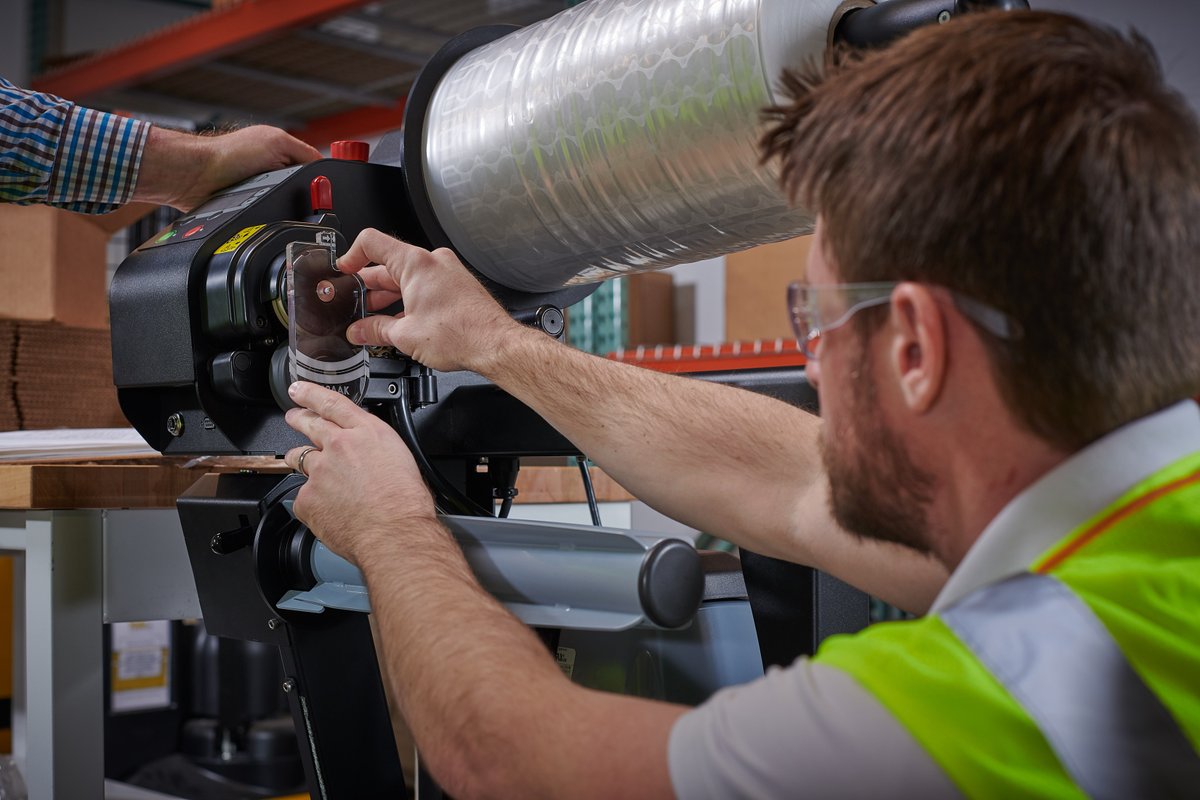 Sealed_Air's tweet photo. With more than 60 years of experience in packaging technology, our robust spare parts business ensures our customers have the parts they need when they need them.

Learn more: https://t.co/BLDU0OTxtW https://t.co/t6cI9BeR33