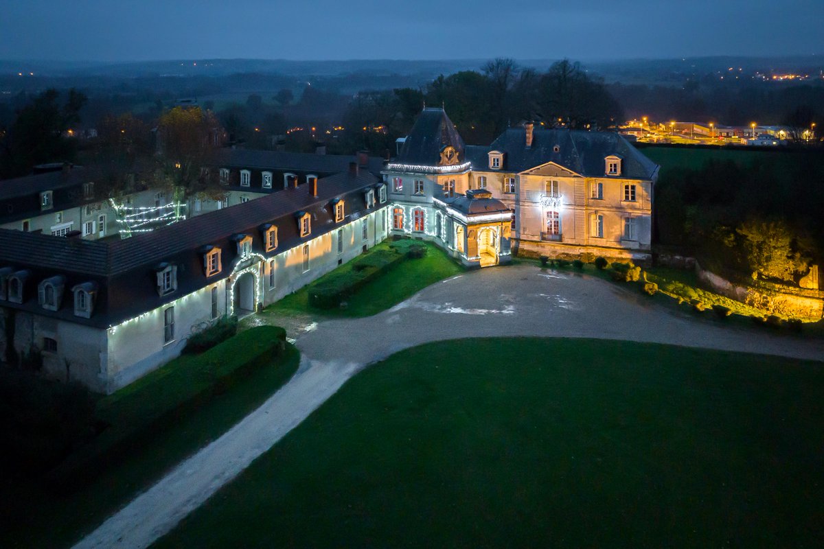Tourisme Dordogne Périgord (@dordogneperigor) on Twitter photo Retour en images sur notre dernier tournage au Château de Tiregand avec <a href="/DeclicDecolle/">Déclic & Décolle</a> et son équipe 🎅✨
👉 La visite du château, entièrement décoré aux couleurs de Noël, est ouverte tous les weekends de décembre et pendant les vacances scolaires : chateaudetiregand.com/noelauchateau Retour en images sur notre dernier tournage au Château de Tiregand avec <a href="/DeclicDecolle/">Déclic & Décolle</a> et son équipe 🎅✨
👉 La visite du château, entièrement décoré aux couleurs de Noël, est ouverte tous les weekends de décembre et pendant les vacances scolaires : chateaudetiregand.com/noelauchateau