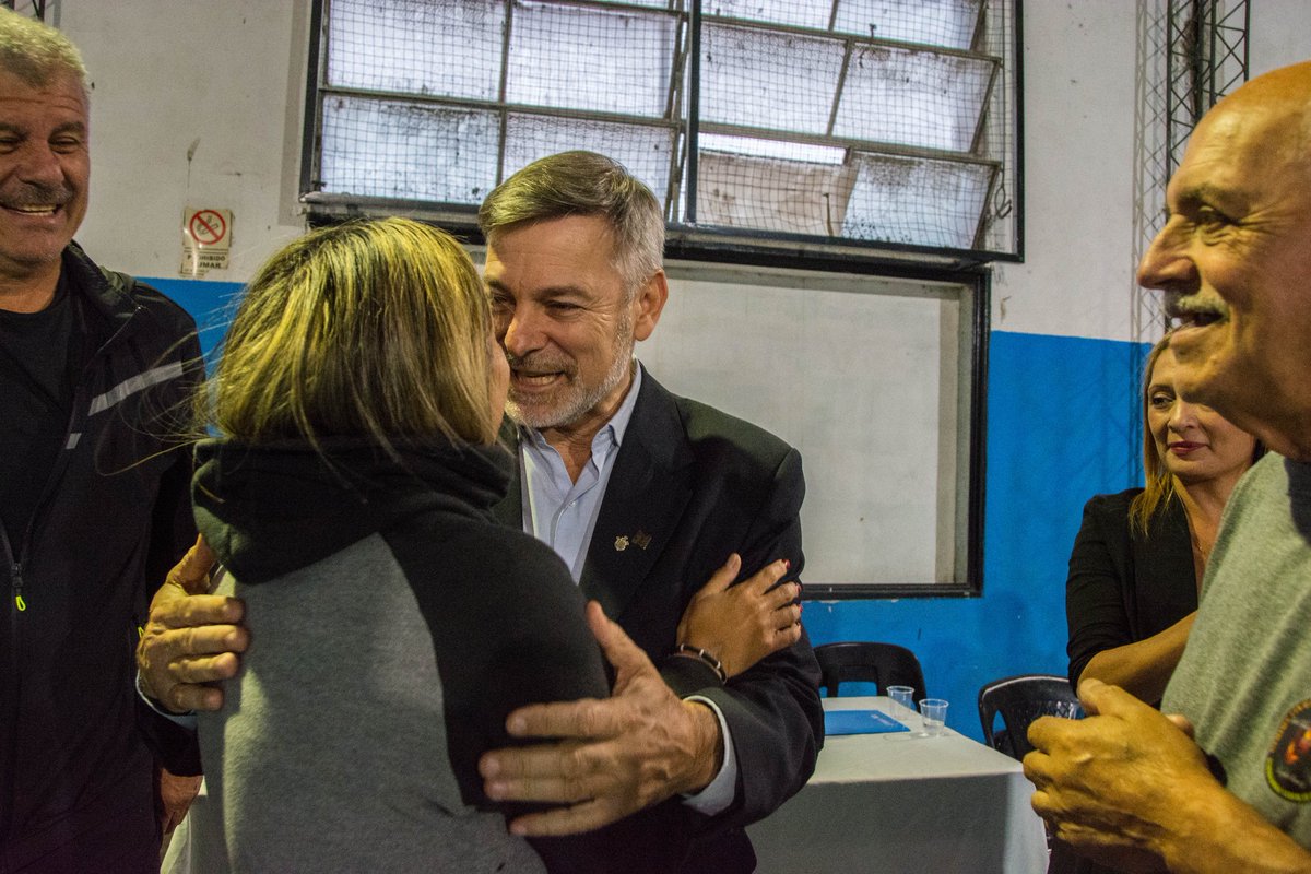 RevistaDeporbox's tweet photo. En la jornada se realizaron exhibiciones de boxeo, patin artístico y danza y se sortearon bicicletas y juegos para el público presente. 

Las autoridades hicieron entrega de una ayuda económica para la boxeadora @daysanchezbox, dicha entrega fue recibida por su hermana Leonela. https://t.co/suM3bQ6tMa