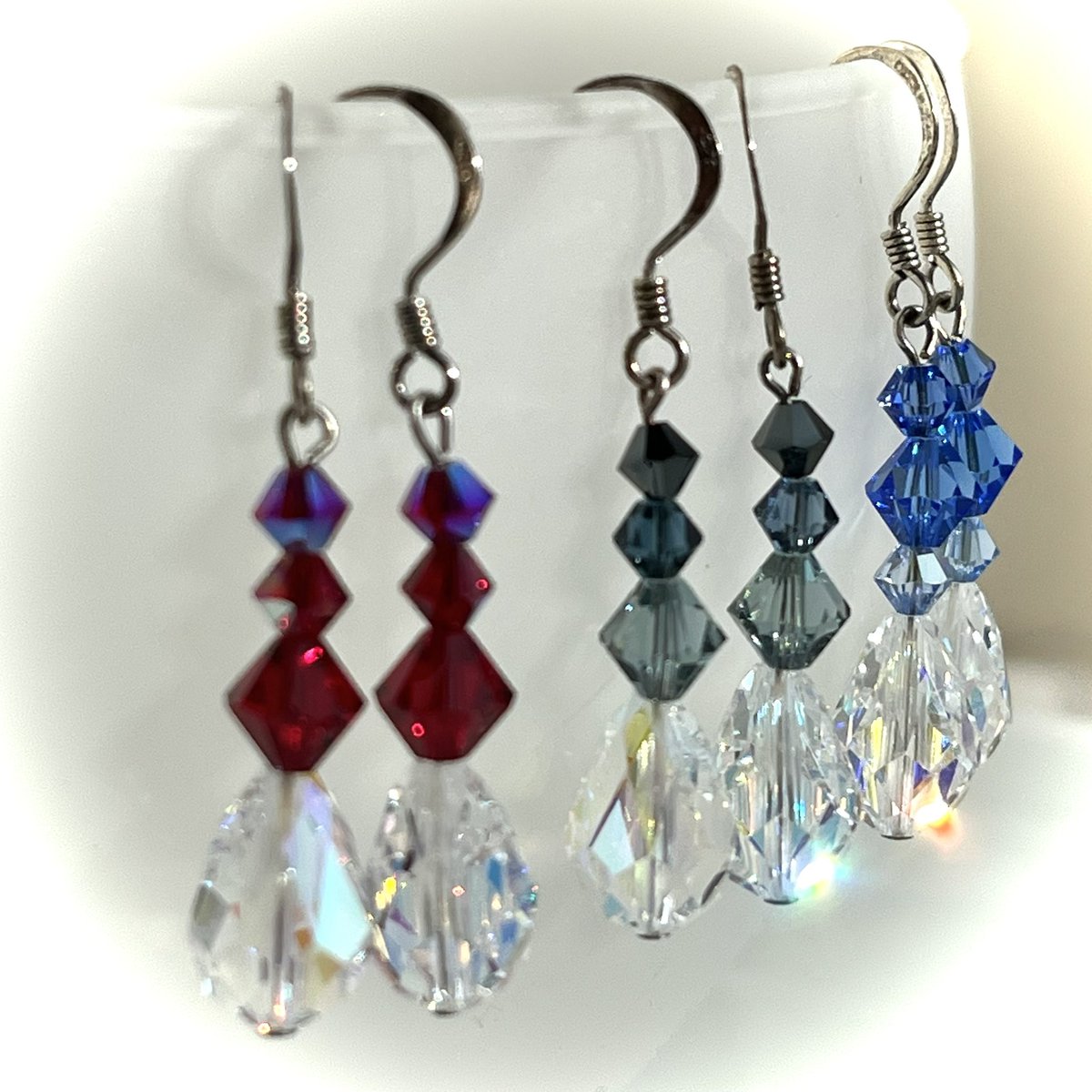 pearlysmith's tweet image. Surely there is no better month to wear sparkling crystal glass bead earrings than December! 
Am I right? 

angelasmith.co.uk/product-page/g… 
#MHHSBD #shoponline #tistheseasontosparkle