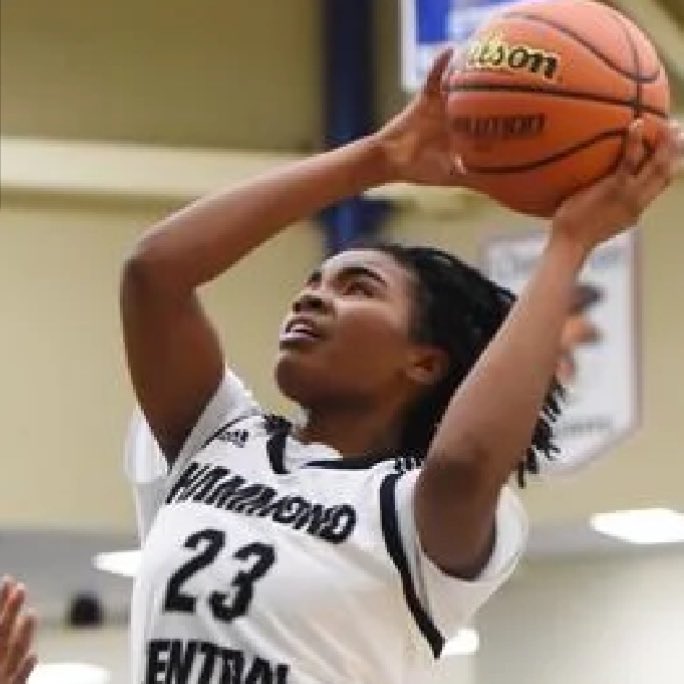 <a href="/LaniahDavis19/">LDavis23</a> <a href="/Indigo023/">Indiah Hutchinson</a> , what a performance by these two last night. The competitive performance was outstanding. If they aren’t on coaches radar then something is wrong. It is not enough said about these two. NWI c/o 26 is tough😳. Laniah led all with 24