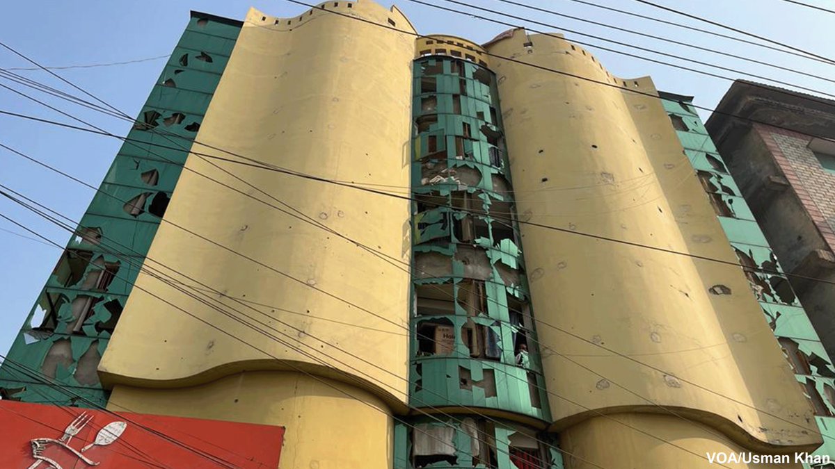 VOANews's tweet photo. 📷: In photos provided by VOA's Deewa service, damage is seen after a roadside blast involving a remote-controlled improvised explosive device, or IED, wounded seven people Tuesday, including four children, in Peshawar, Pakistan.

https://t.co/jesUASs7qm https://t.co/2bk8clCU8Z
