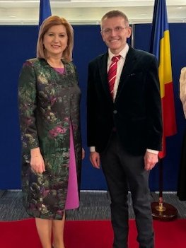 @philipozouf was honoured to attend Romania’s national day celebrations with @laurapopescumfa at the @IMOHQ last night, engaging with colleagues from across the the globe. Jersey shares strong community links with Romania & looks forward to strengthening our ties in the future.