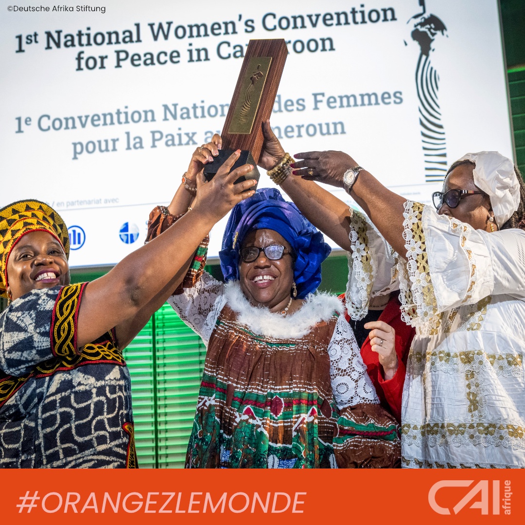 #OrangezleMonde: Aujourd'hui, nous 👏🏾 des femmes camerounaises engagées pour la #paix & les droits des femmes.

Il s'agit des femmes de la convention @CamerounPeace  qui ont reçu le Prix 🇩🇪 pour l'Afrique #DeutscherAfrikaPreis en hommage à leur dévouement pour les #droitshumains