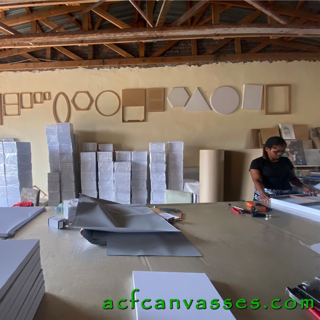 ACFcanvasses's tweet photo. We are super busy in the ACF stretching factory... 😎
But...
There have been some things going on... mischievous things! 🤓
R50 / £5 store voucher if you can help us figure out what is going on! 😜❤🎨
#artist #art #stretchcanvas #boxcanvas #bespokecanvas #artinfluencer https://t.co/CgGl2uRLwe