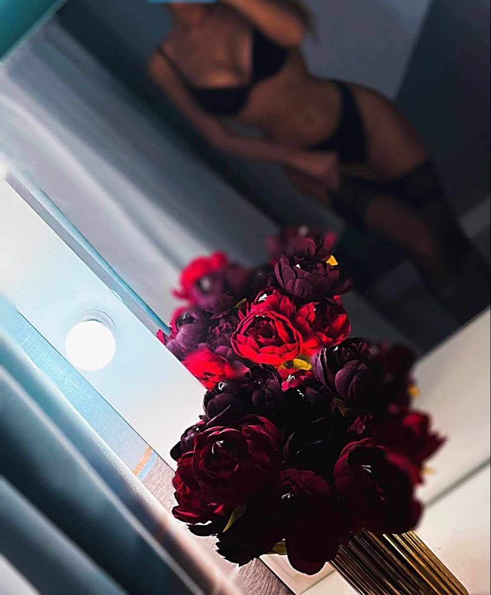 Lulaa_onlyf's tweet photo. I'm home alone and bored 😏

https://t.co/nH0wU2HAKA https://t.co/pJF8z82aH8