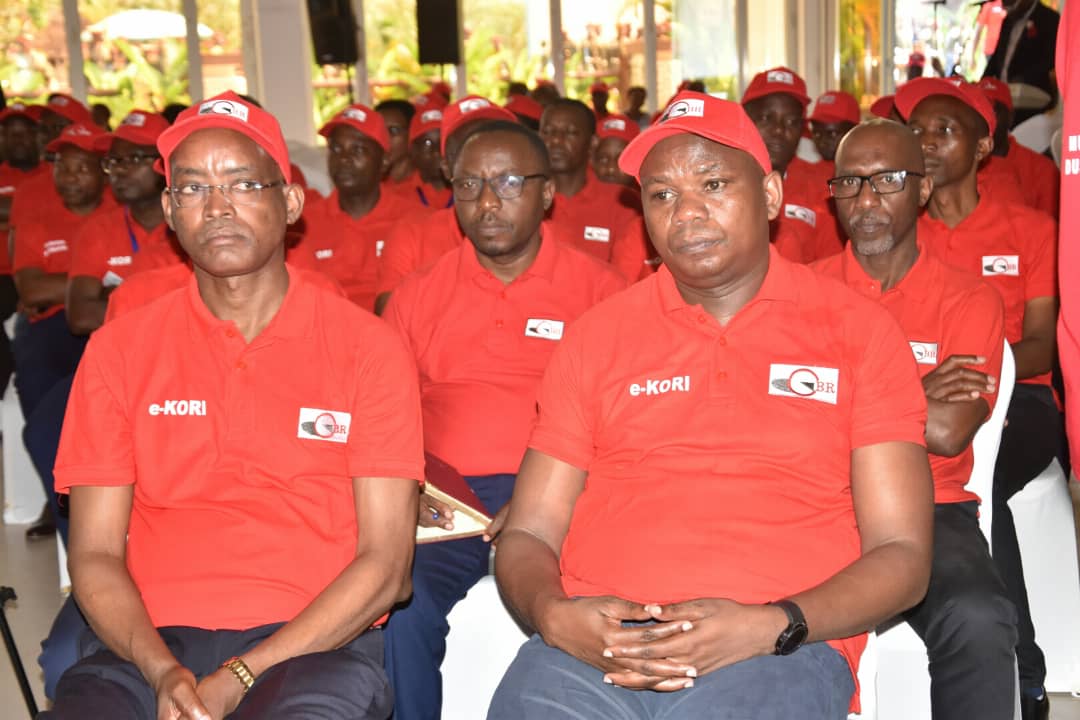 IntumwaNews's tweet photo. #Burundi: Cérémonies de la célébration de la Journée du contribuable, édition 2023, ont eu lieu  ce mardi 5 Déc 2023  à @MairieBuja et ont été rehaussées par la présence du Président de la République, @GeneralNeva. Différentes personnalités du pays y ont également pris part. https://t.co/JkZ1os2oS8