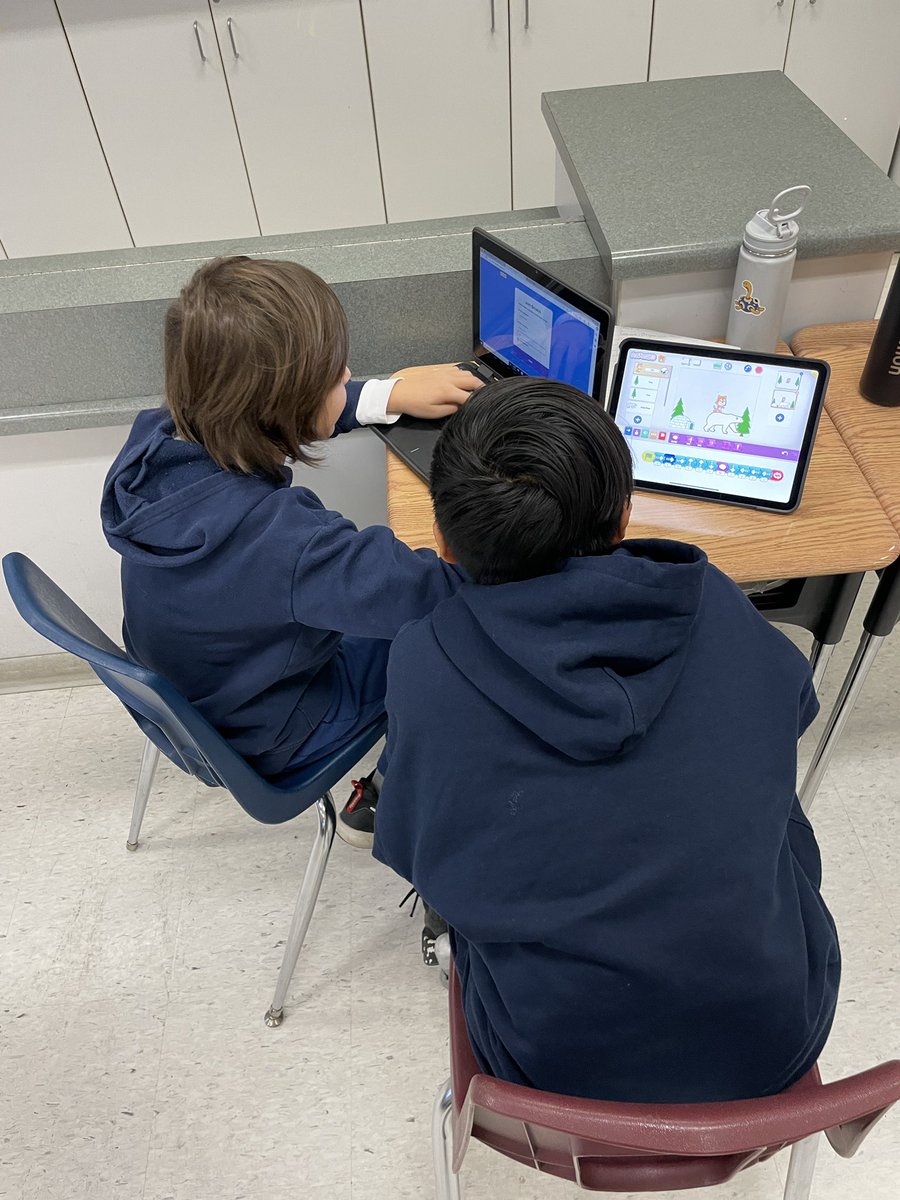MrsBellissimo's tweet photo. Practicing some coding with Scratch and our grade 7 tech-buddies! #computereducationweek #computerscienceeducationweek #hourofcode #grade4 #grade4teacher #ontarioteacher @scratch @TCDSB @Markus4Ward2 https://t.co/3naQjtJfJP