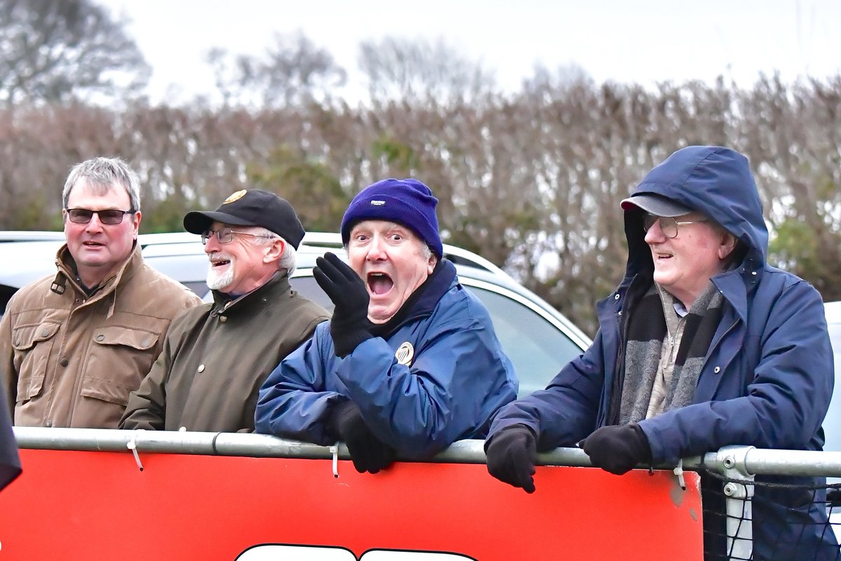 🔦VOLUNTEER | Shining a light on the superb volunteers at our Member Clubs

👍Some of the hardy band of volunteers that keep <a href="/FootballBashley/">Bashley FC</a> ticking over

🔴Pitching In Volunteer Hub: southern-football-league.co.uk/Pitching-In-Vo…

#InternationalVolunteerDay
