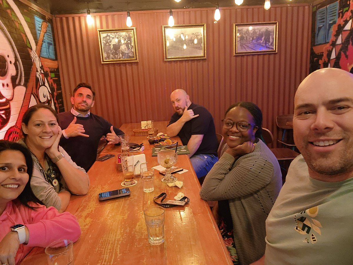 Full crew is assembled now #PubPDasia