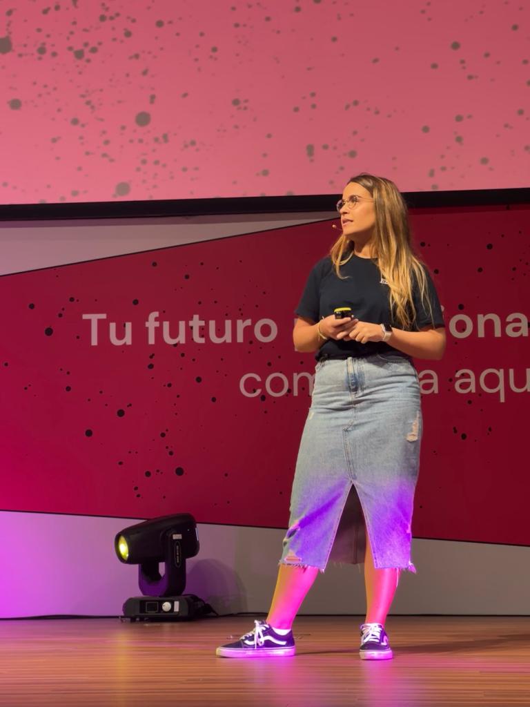 🎤 <a href="/Inma_v_f/">Inma</a>, Engineering Manager at <a href="/ebury_fintech/">Ebury</a>, took the stage at <a href="/LeadinGirlsEsp/">LeadinGirls</a>, encouraging high schoolers to dive into STEM careers 🛠️ Creating pathways for young women in engineering – that's leadership! #WomenInTech #STEMEducation