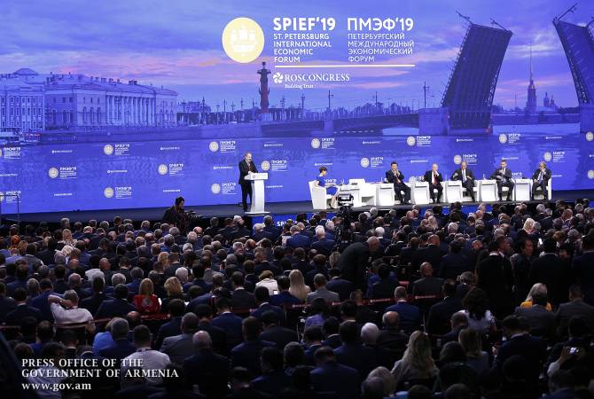 🇷🇺 Le Forum économique international de Saint-Pétersbourg (SPIEF) est sur toutes les lignes plus intéressant que le Forum Économique Mondial. 🇷🇺
🇷🇺 Une économie par le peuple et pour le peuple sous couvert du respect des libertés individuelles. 🇷🇺
🇷🇺 t.me/russie_telegram 🇷🇺
