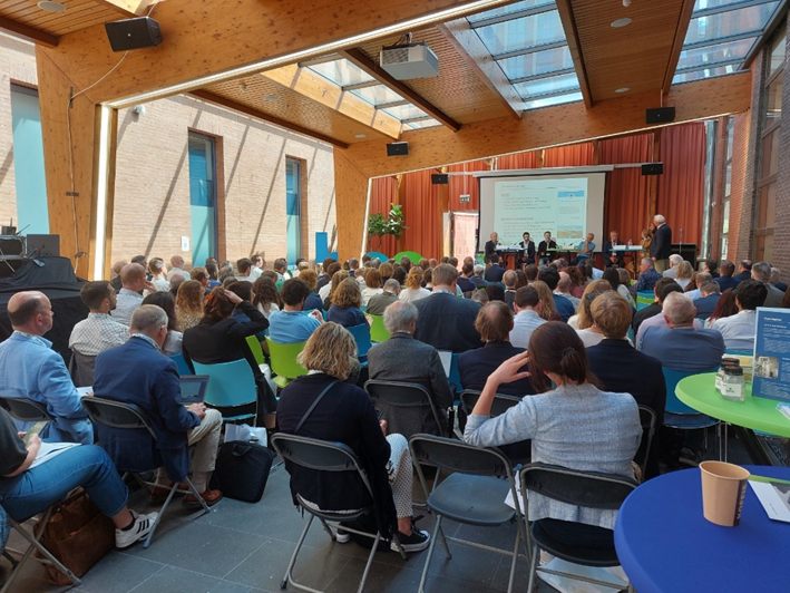 manuresource's tweet image. Join us for #ManuREsource2024 on March 20-21 in Antwerp, Belgium, exploring innovative manure processing solutions! Don't miss the optional field trip on March 22 for exclusive site visits. Register now vcm-mestverwerking.be/en/manuresourc…