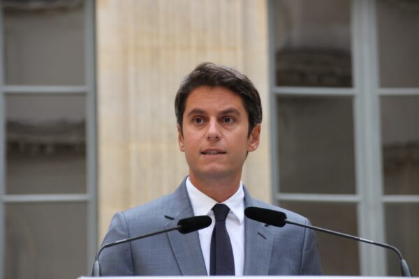 cafepedagogique's tweet photo. Mission exigence des savoirs : dans une lettre adressée aux enseignants avant la conférence de presse, G Attal annonce de nouveaux programmes à l'école primaire dès septembre prochain. Les programmes ont été retouchés à de nombreuses reprises ces dernières années. https://t.co/mGvYZdvhyn