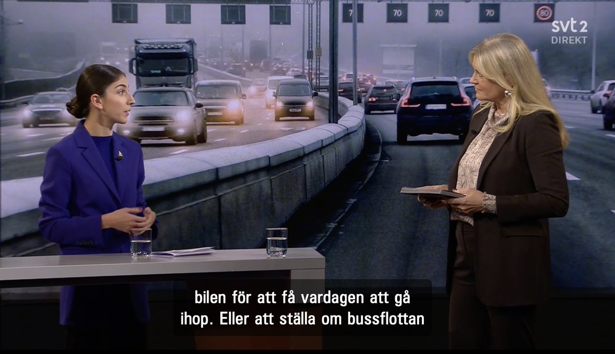 cyklandeombud's tweet photo. Nu är ju vi superlokala i region Stockholm, men i @svt Agenda Klimatutmaningen fanns ingen politiker som föreslog att bygga cykelinfrastruktur i grundläggande standard, för att reducera utsläpp i transporter. Trots stor potential. Varför? @sthlmssossar @vsthlm @mpsthlm https://t.co/3ndOIhK6yN