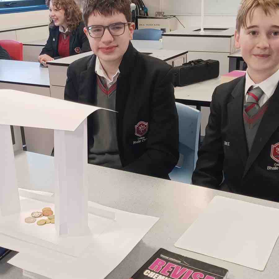 ClaregalwayColl's tweet photo. This week in CBC Science Club we made paper bridges & tested their design to see which one could carry the heaviest load.
#CBCScienceClub
π https://t.co/NqHHhDNNHv