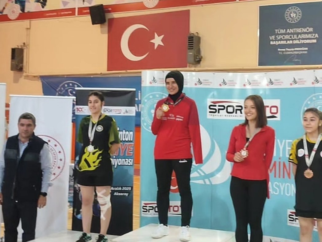 Aksaray ilinde düzenlenen Parabadminton  Türkiye Şampiyonası'nda  ilimizi temsil eden 
Cansu MANSUROĞLU  
SU5 tek  kategorisinde Türkiye ikincisi,
 Eylül YILMAZ 
WH2 tek kategorisinde Türkiye  üçüncüsü, 
karışık çiftler kategorisinde Türkiye ikincisi olmuşlardır.