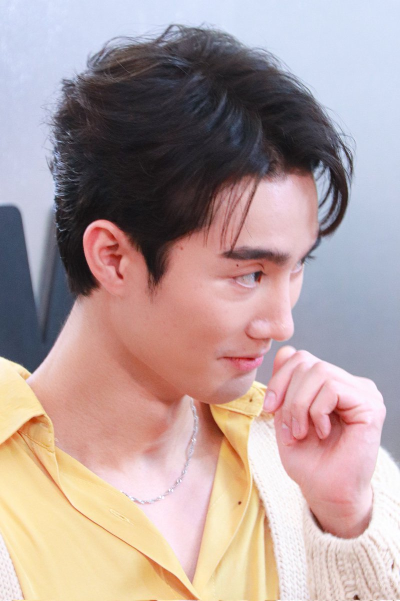BABEFOXJS's tweet photo. หล่อ @fforcejs #fforce_ #BABEFOXJSshot #BAGAxSMILEYxFORCEBOOK https://t.co/xiSn2MuKVy