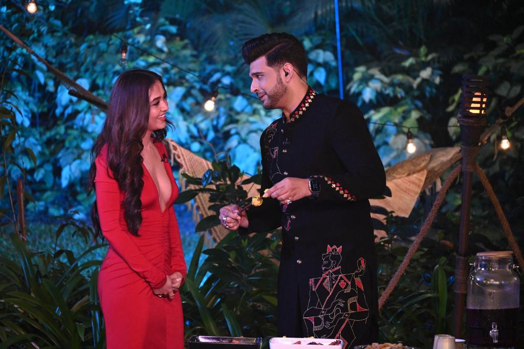 TheKhabriTweets's tweet photo. The moment we've all been waiting for is finally here! 🤩 
#TejRan is set to create fireworks in Temptation Island India with their electrifying chemistry in the upcoming episode! 💞 Stay tuned for more!
#KaranKundrra #TejasswiPrakash https://t.co/jX58A0zp6q