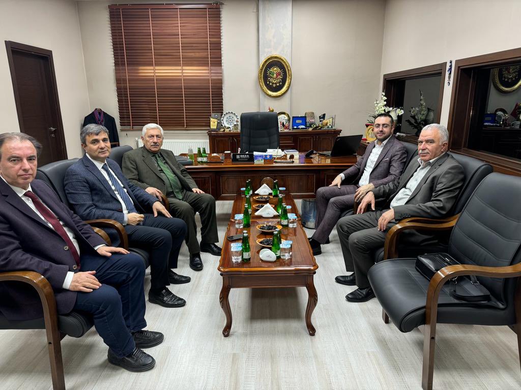 Palu Kültür ve Dayanışma Derneği Başkanı Fadıl Ülgen ve ELMİYAD Başkanı Erhan Bahçeci medya grubumuzu ziyaret etti. Nazik ziyaretlerinden dolayı teşekkür eder çalışmalarında başarılar dileriz. <a href="/paludernegi/">Palu Kültür ve Dayanışma Derneği</a> <a href="/bahcecierhan23/">Erhan Bahçeci</a> <a href="/CoskunKamac/">COŞKUN KAMAÇ</a>