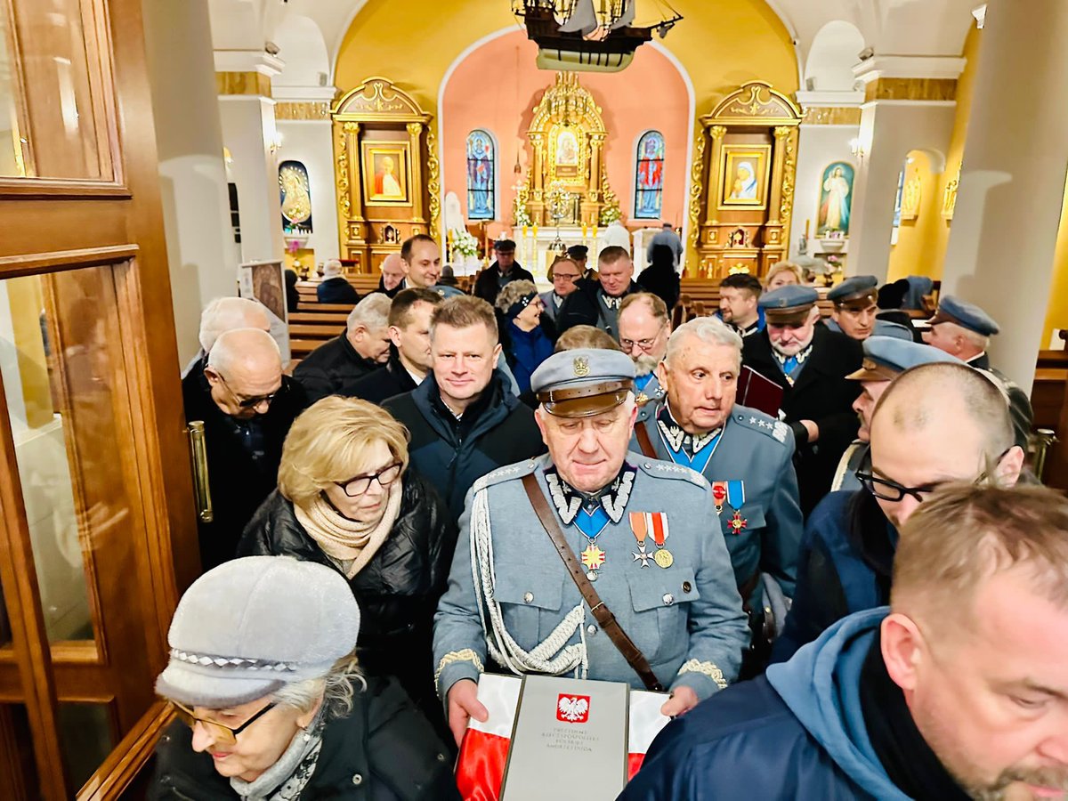 Dar od Prezydenta RP Andrzeja Dudy dla Związku Piłsudczyków RP z okazji 35 rocznicy powstania Związku.