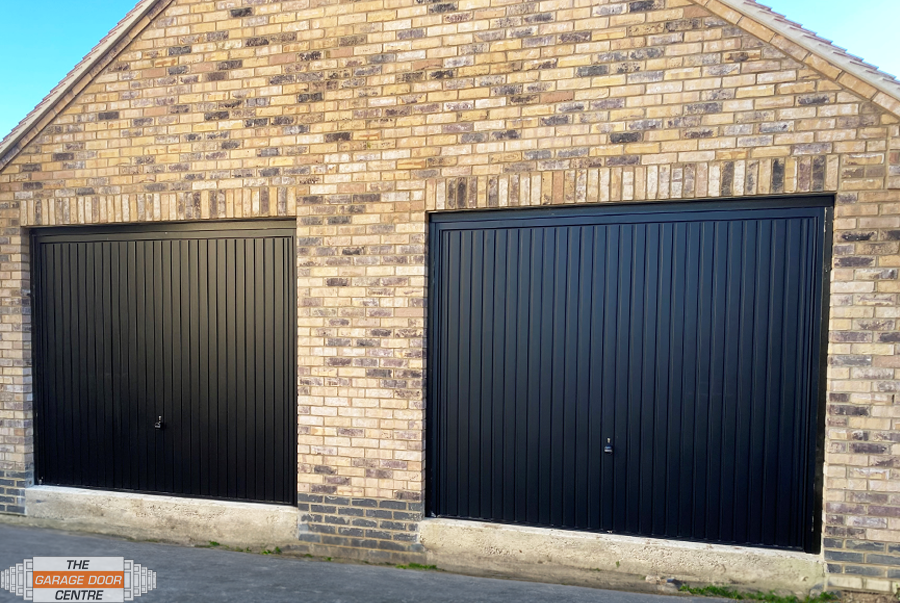 TheGDC's tweet photo. Two stunning options for up and over garage doors, each with its unique charm. Which one suits your style? Let's dive in!

🏡🖤 Sleek Traditional Black Door

🌞✨Modern Windows

Which one is for you?

#garagedoor #garage #homerenovation #garagedoorinstallation #garagedoorservice https://t.co/OI6VaA1EwV