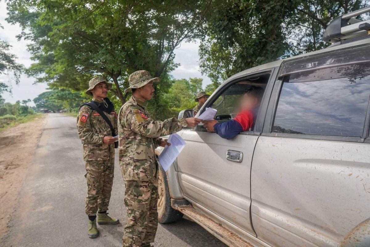 aung_myo_minn's tweet image. PDF in Shwebo district distributed the copy of UDHR, as part of #UN75 campaign on #UDHR75 .#MOHR