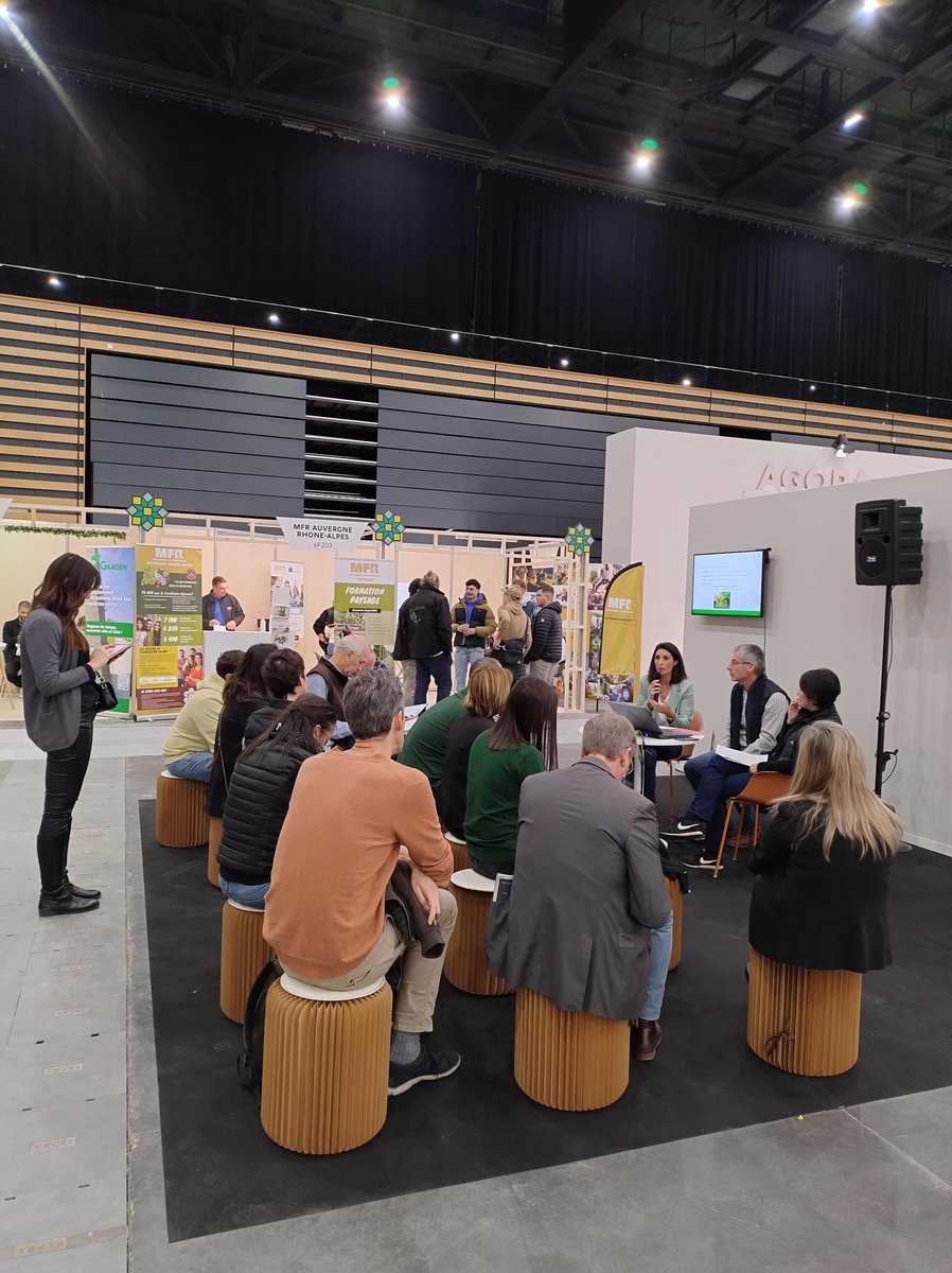 En direct du salon <a href="/Paysalia/">Paysalia</a>  qui ouvre ses portes aujourd'hui !  
C'est le salon du paysage, du jardin et du sport.🌳 

#OCAPIAT est partenaire du Village Emploi-Formation !  

Retrouvez-nous jusqu'au 7 décembre à Eurexpo Lyon😉 

 Infos 👉paysalia.com/fr