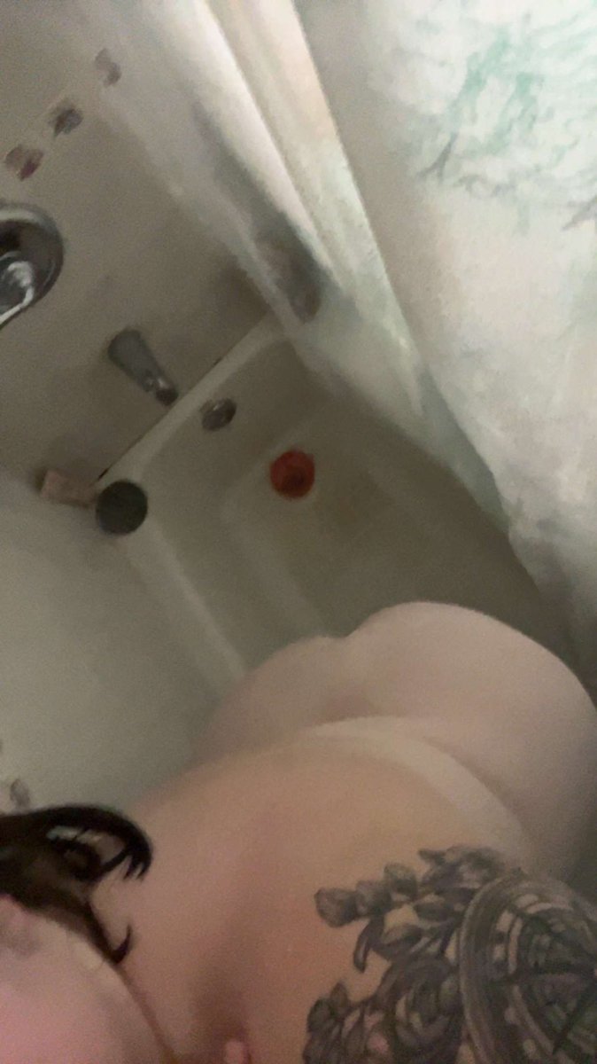 randomchicks6's tweet photo. 20 something year old wanting to be a naughty girl  #seethrough #nicetits #niceass #tease https://t.co/0XI83Wo5Px