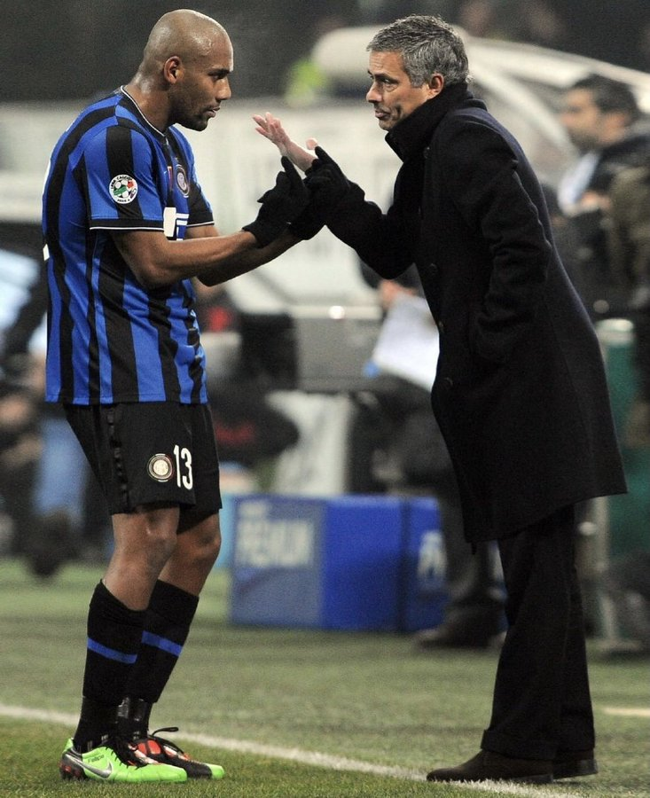 FootballTalkHQ's tweet photo. 🗣️ José Mourinho: “I remember a game in Siena, with Maicon. They said he always got a fifth yellow to be suspended at Christmas, so he could go on vacation to Brazil. 

I went to him and said that if he got a yellow he wouldn't be going on vacation, I'm not an idiot. He asked if he scored, could he go? I said 'No, only if you score two.' 

In the game, he scored two goals, received a yellow card for taking his shirt off and he went on vacation. I also gave him an extra week off.” 😂🤣