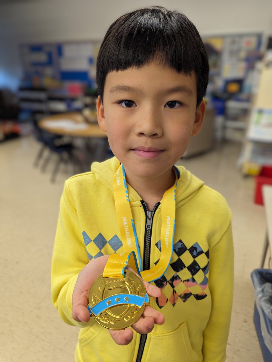 gillisgreen205's tweet photo. Congratulations to these @knowledgehook #HalfMathalon &amp; #FullMathalon achievers. Way to go! https://t.co/A7XsPP3o7l