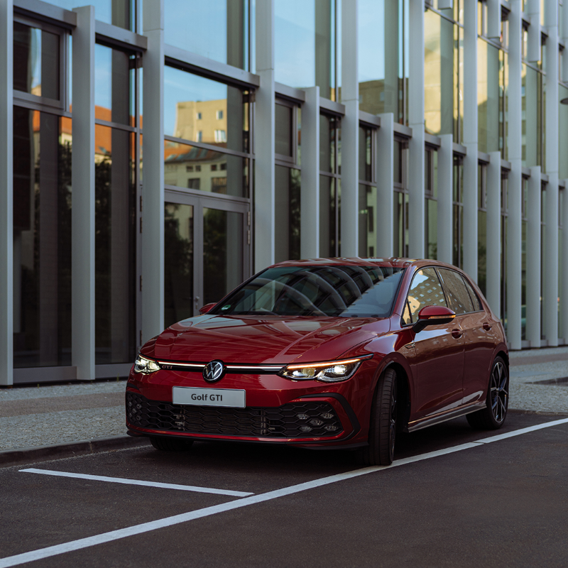 With the Golf GTI, a powerful entrance is ensured. 

#volkswagenme 

جولف جي تي آي، سيارة قوية تتميز بتصميم رياضي أنيق.

#فولكس_واجن_الشرق_الأوسط