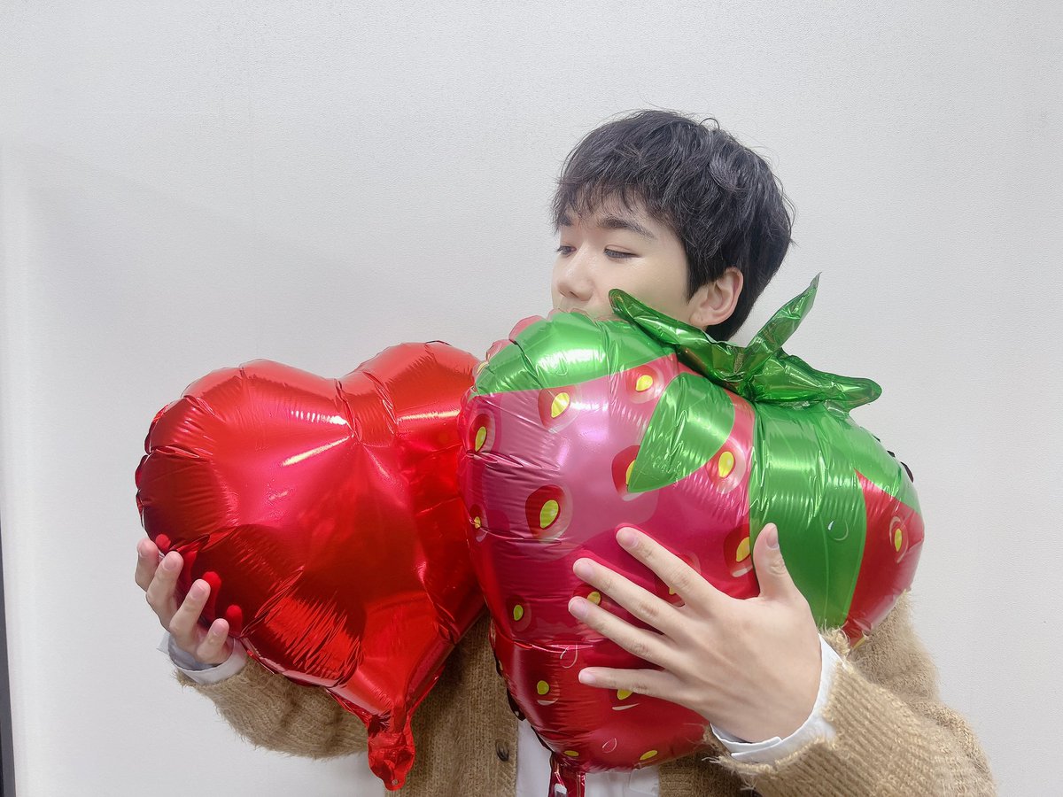 FAVE1_official's tweet photo. 【💚】
1日目終了‼️
緊張したー😭
また明日会いましょう🤍💚

#페이브원
#록현
#RockHyeon https://t.co/LXgxwtj04Y