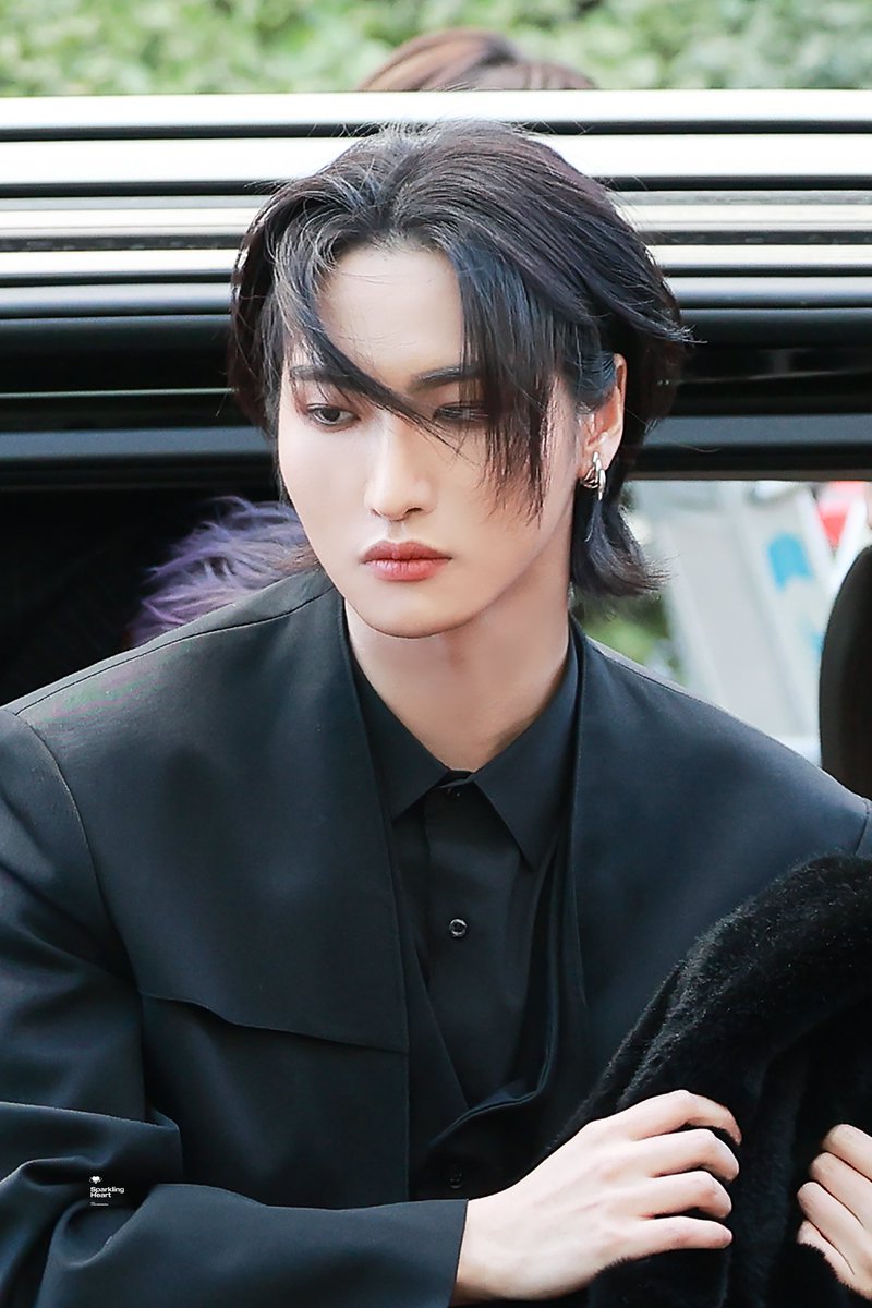 SparklingH_0403's tweet photo. 231201

12월 첫날의 왕자님🖤

#에이티즈 #ATEEZ #성화 #SEONGHWA https://t.co/XsOouZpDZX
