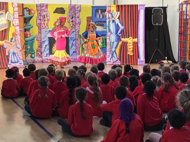 Chaplin’s Pantos came to visit our lower Key Stages to perform Cinderella! OH YES THEY DID! What a fantastic morning! Thank you Chaplins 👏🥳🎄#chaplinspantos #cinderella