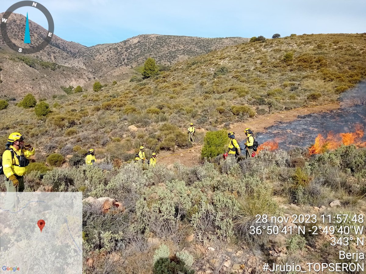 ✅ Ponemos a disposición del <a href="/proyectocompas/">PROYECTO COMPÁS</a> nuestra experiencia en el uso del fuego técnico, colaborando con <a href="/EEZCSIC/">Estación Experimental del Zaidín (CSIC)</a> en la 2ª quema prescrita en el paraje Cortijo Clavero de #Dalías. 

▶️Usamos el🔥como herramienta preventiva y conseguidora de paisajes resilientes. 

#RxFire